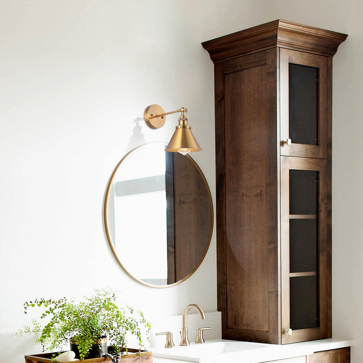 1-Light Rhem Brass Wall Sconce Light-Parc Decor