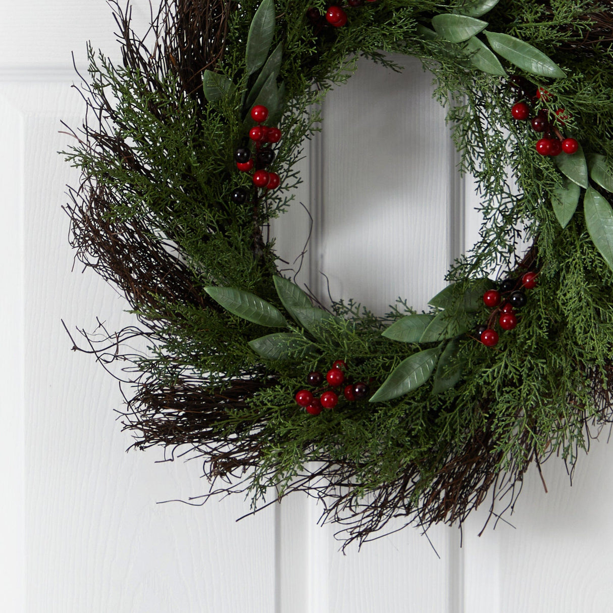 20” Cedar and Ruscus with Berries Artificial Wreath-Wreath-Parc Decor