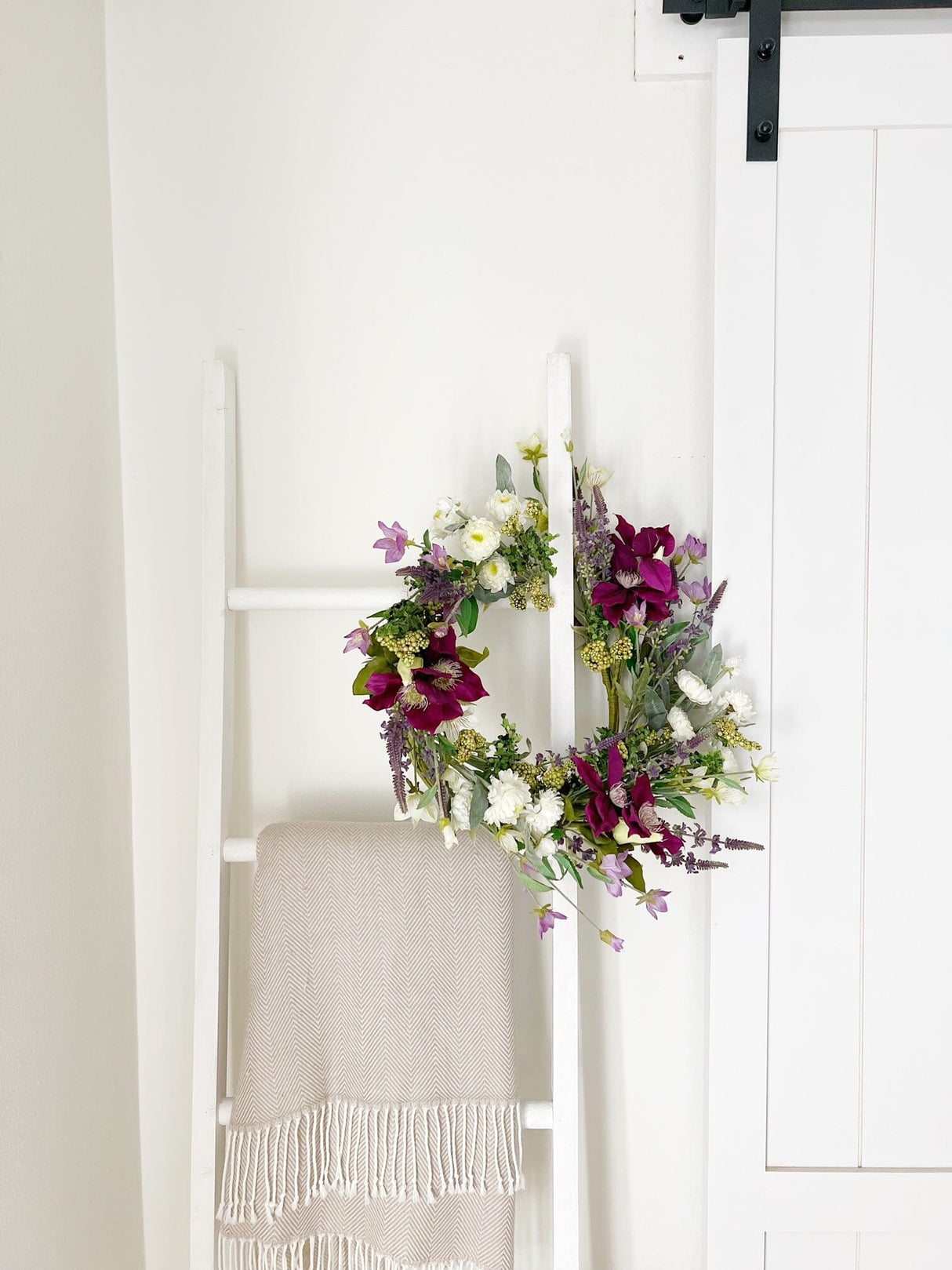 22” Mixed Flower Artificial Wreath-Parc Decor