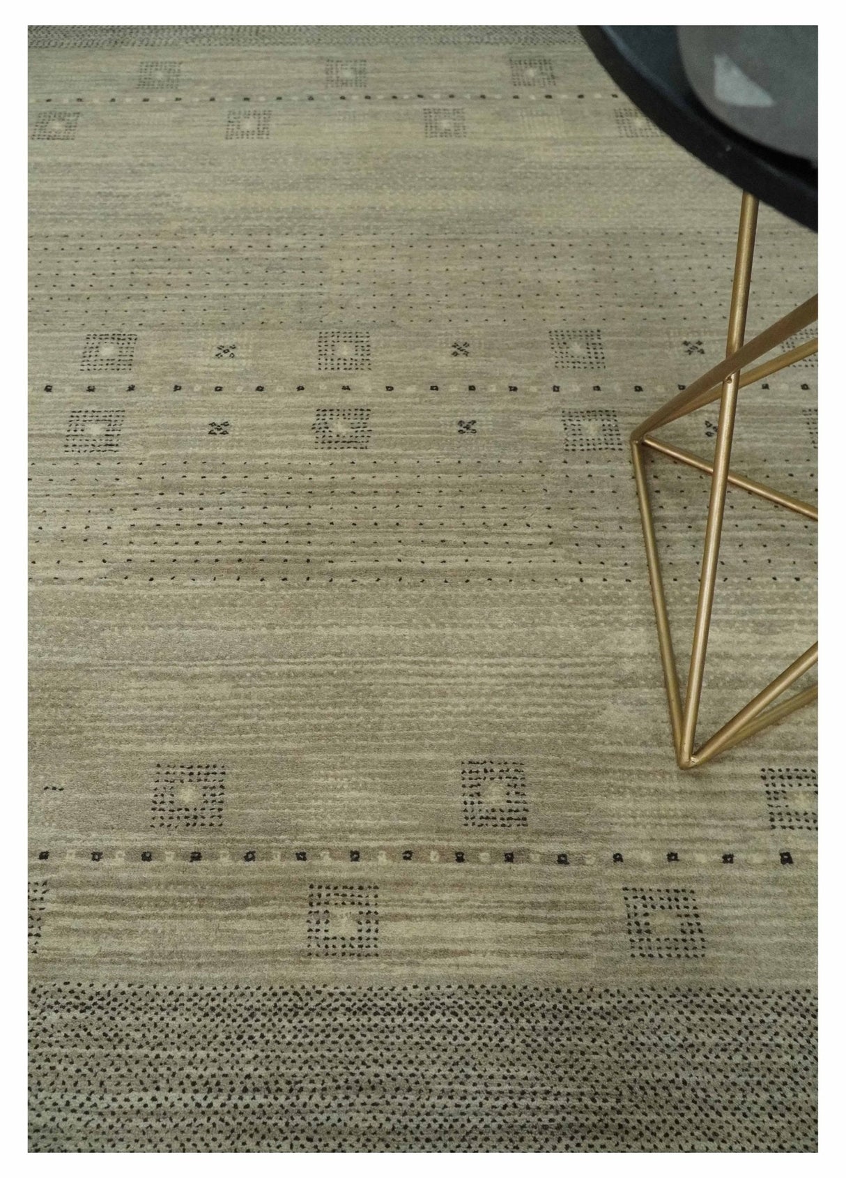 5x7 Beige and Gray Wool Hand Knotted Southwestern Gabbeh Rug