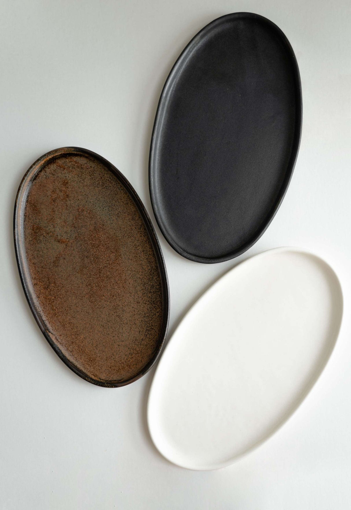 Black Matte Stoneware Oval Serving Platter-Parc Decor