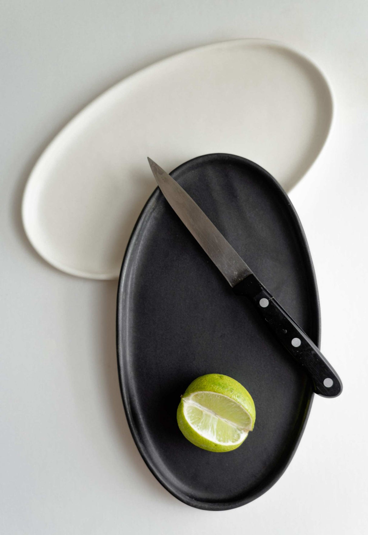 Black Matte Stoneware Oval Serving Platter-Parc Decor