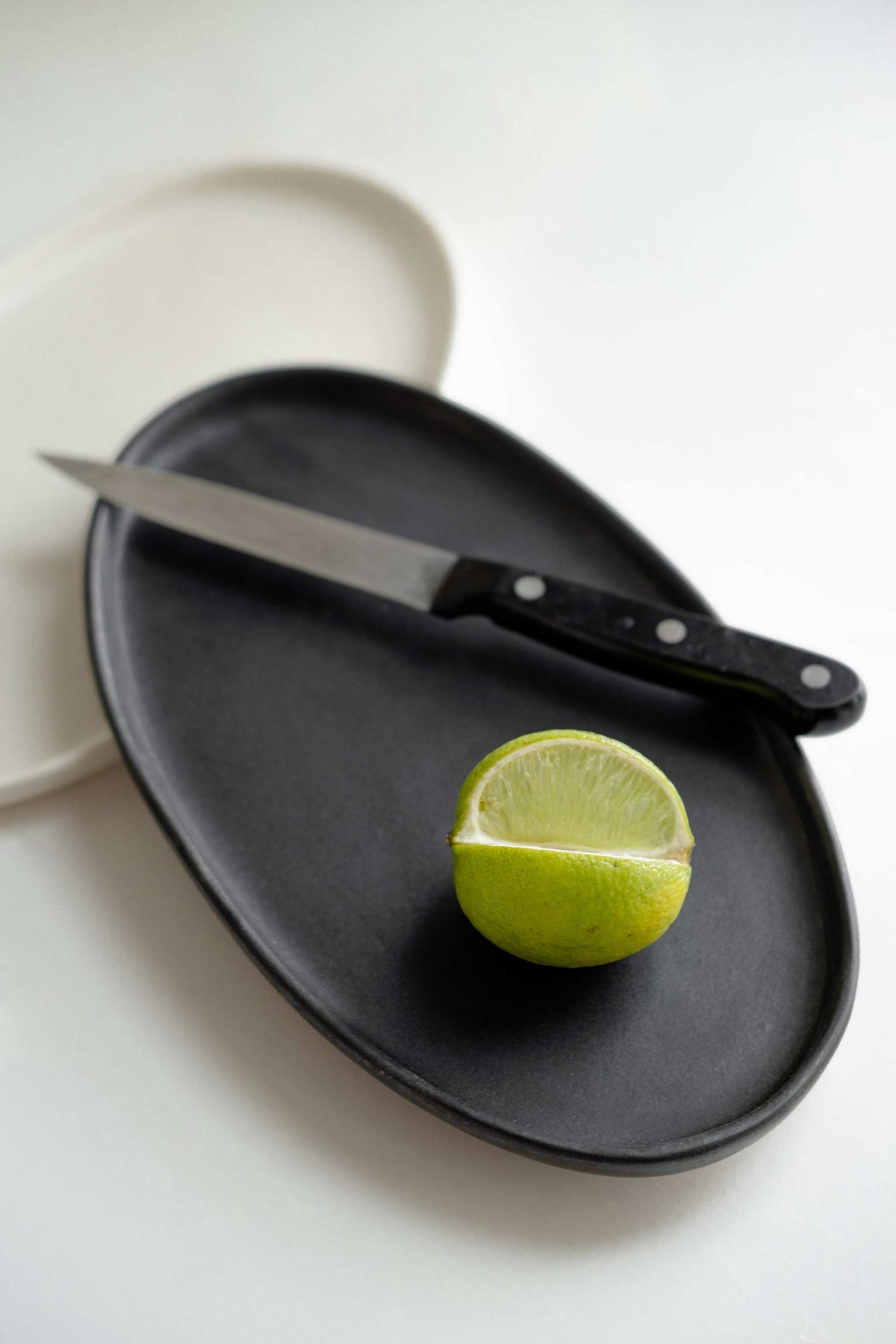 Black Matte Stoneware Oval Serving Platter-Parc Decor