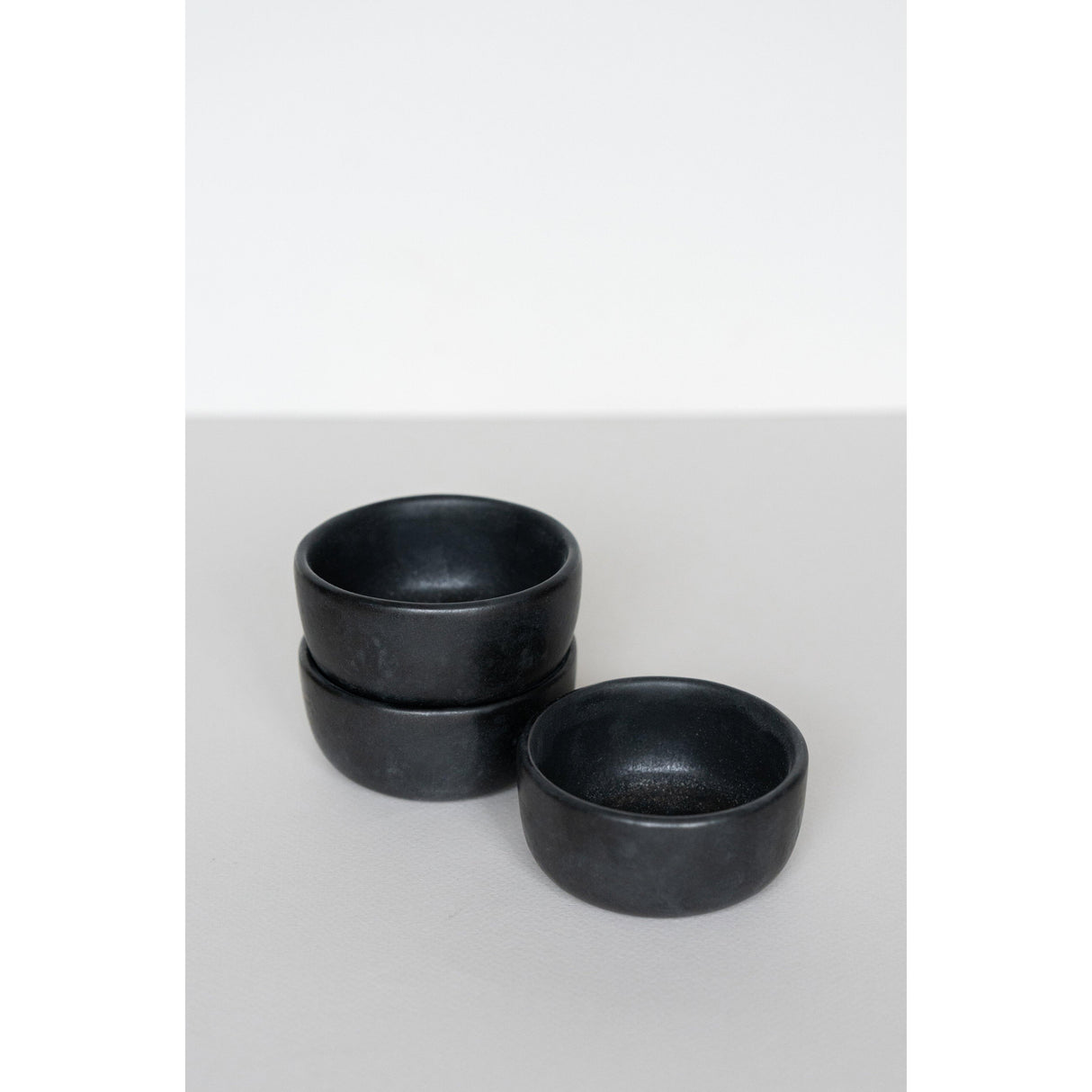 Black Matte Stoneware Pinch Bowl