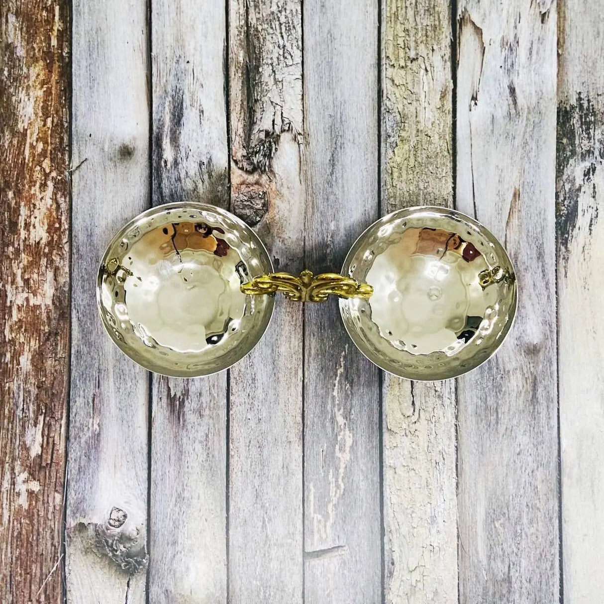 Hammered 2 Bowls with Leaf-Parc Decor