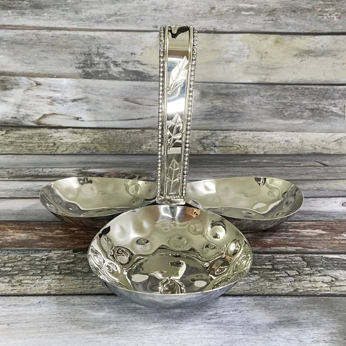 Hammered Willow Nut Bowl-Parc Decor