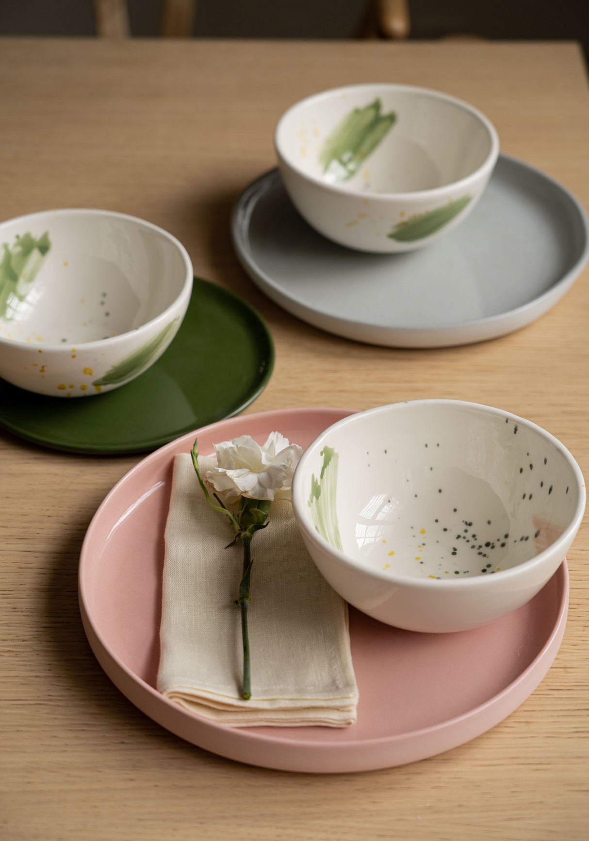 Handmade High-sided Porcelain Dinner Plate. Powder Pink-Parc Decor