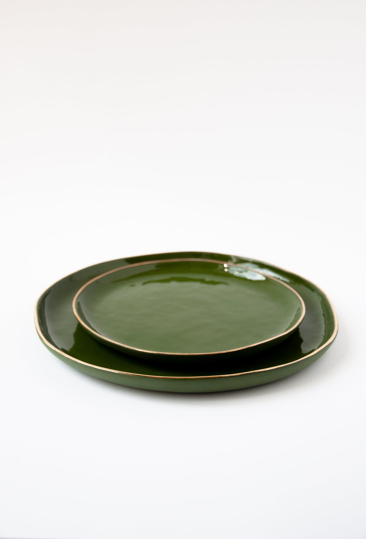 Handmade Porcelain Dinner Plates with Gold Rim. Green-Parc Decor