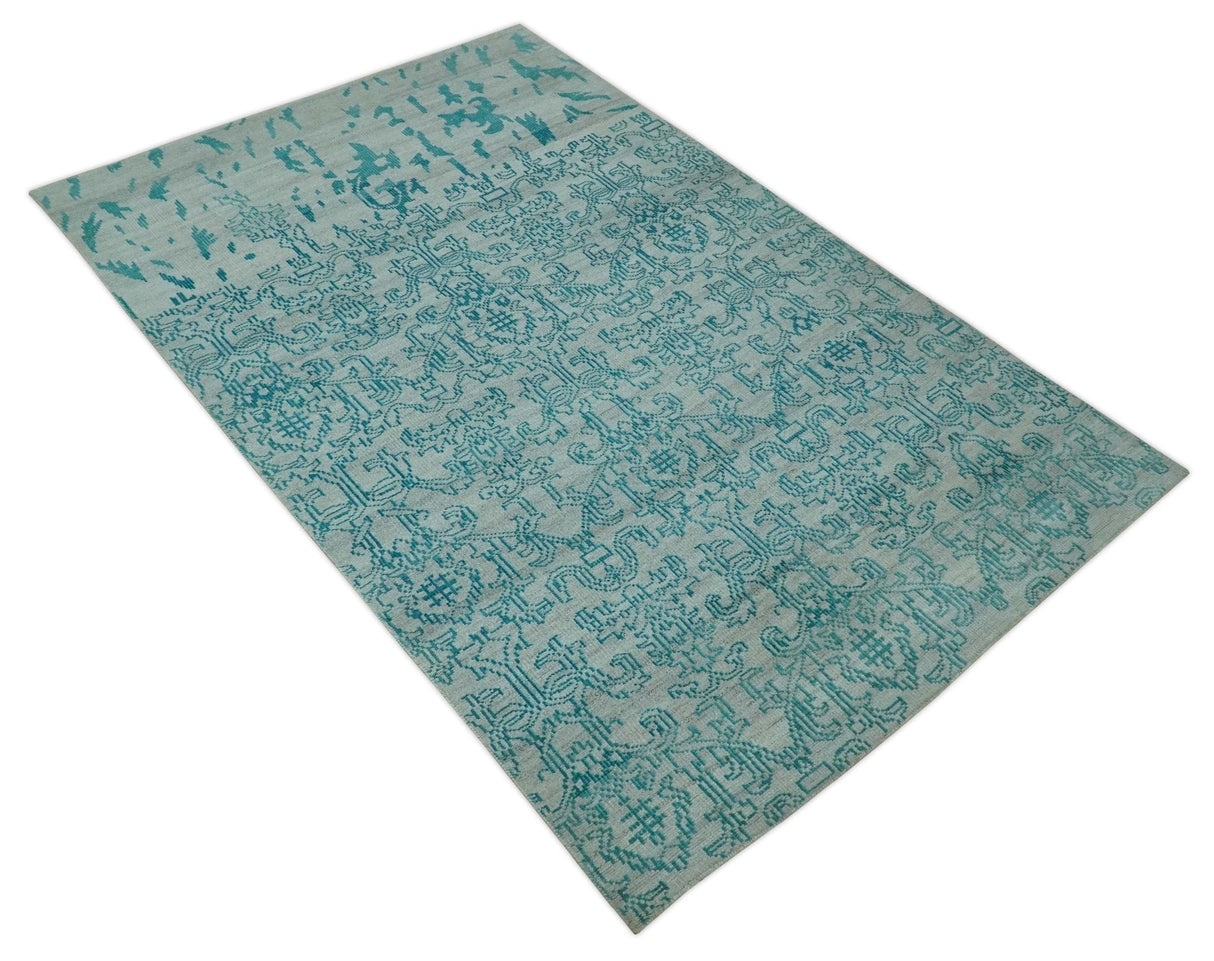 Antique design 6.5x10 Silver and Blue Traditional Hand Knotted wool Area Rug