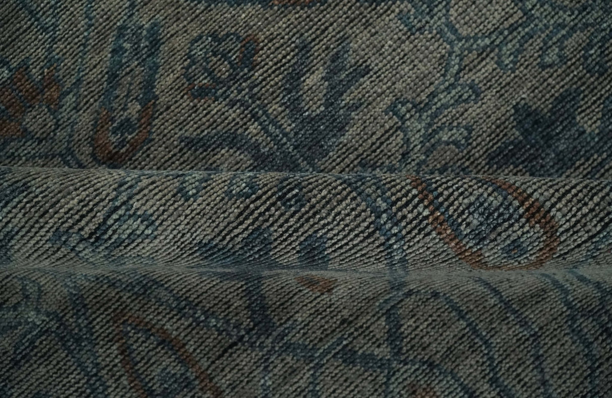 Antique look Gray, Taupe and Gray 8x10 Traditional Design wool Rug