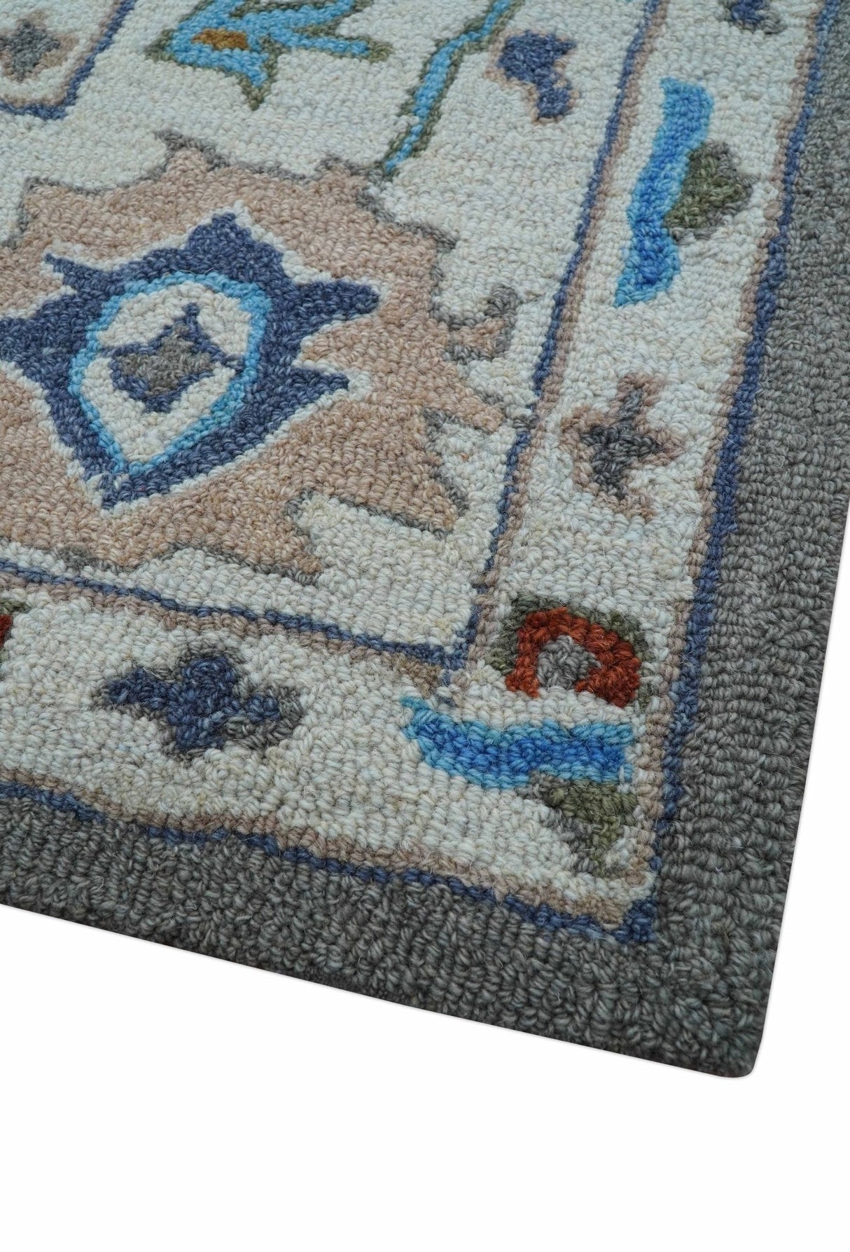 Artic Gray And Ivory Traditional Style Hand Tufted Wool Rug