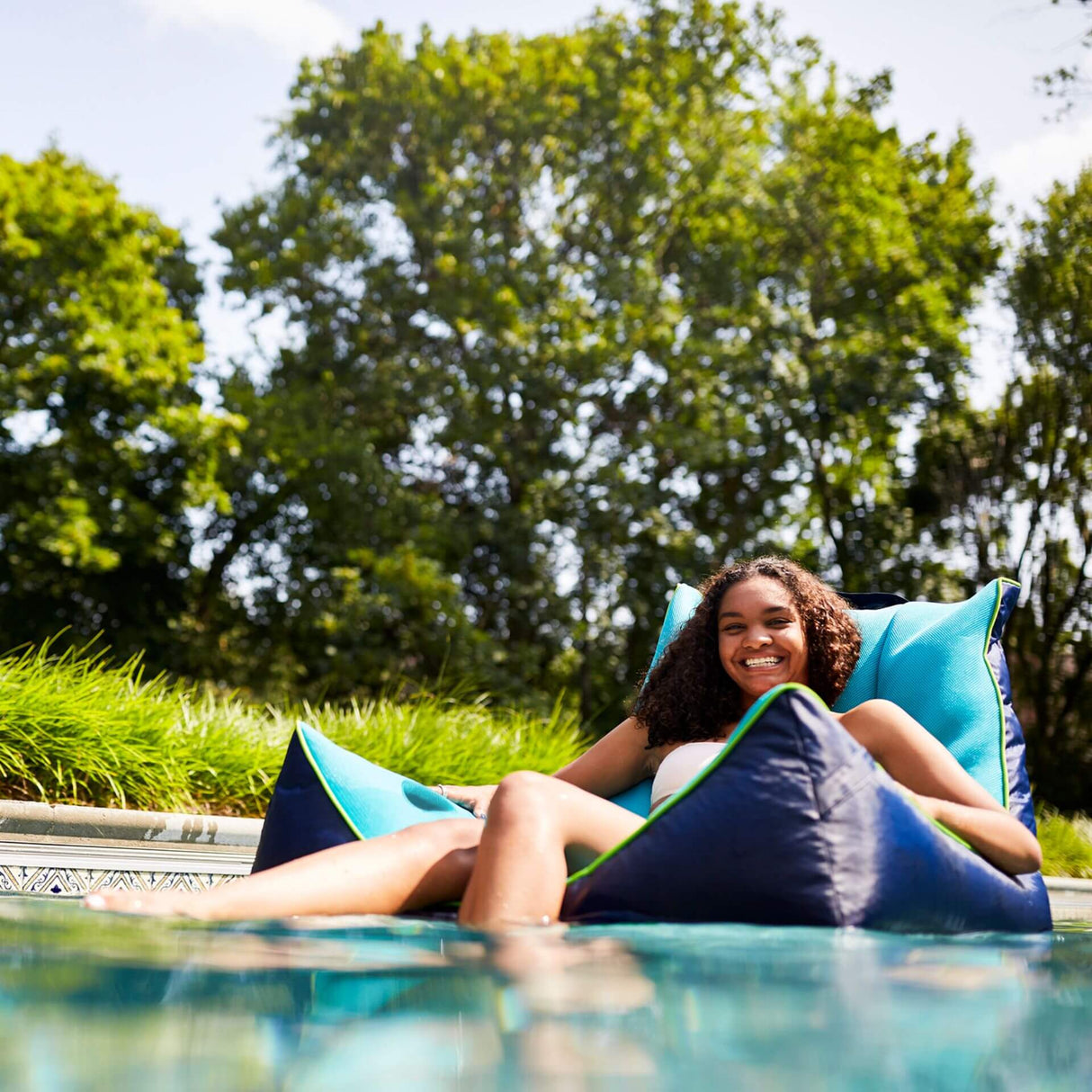 Captain's Float Lounge Chair
