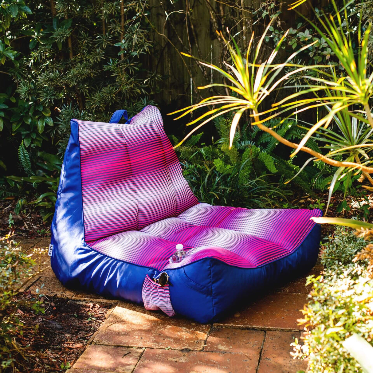 Captain's Float Lounge Chair