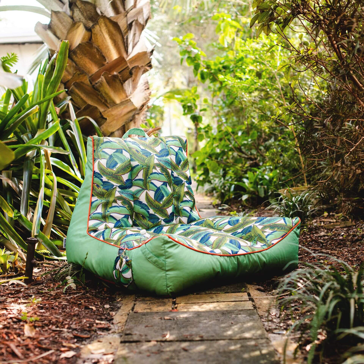 Captain's Float Lounge Chair