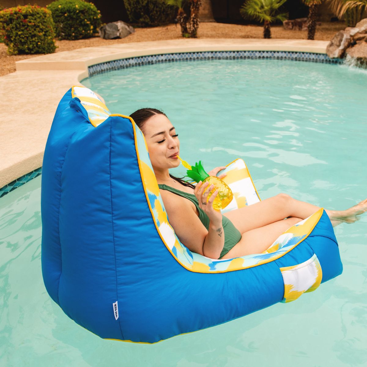 Captain's Float Lounge Chair