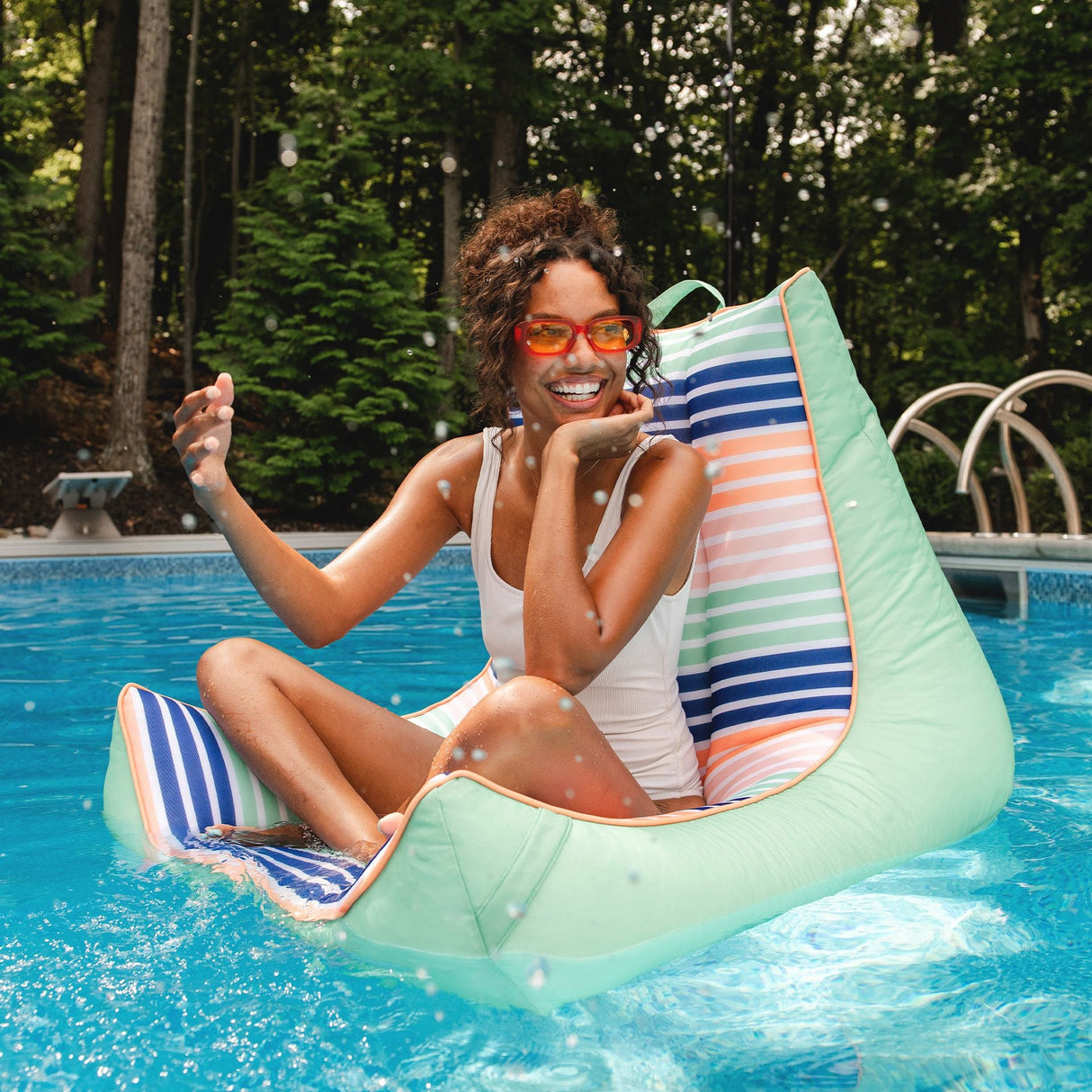 Captain's Float Lounge Chair
