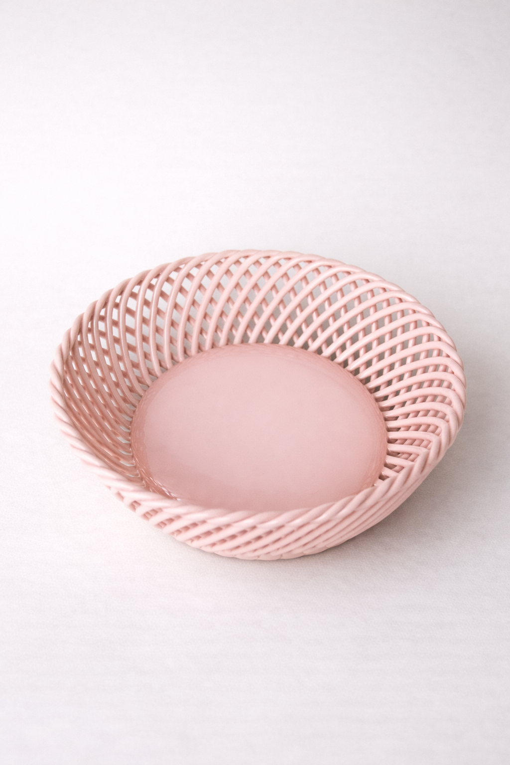 Ceramic Round Hand-Woven Basket – White, Beige & Pink Glazed Porcelain