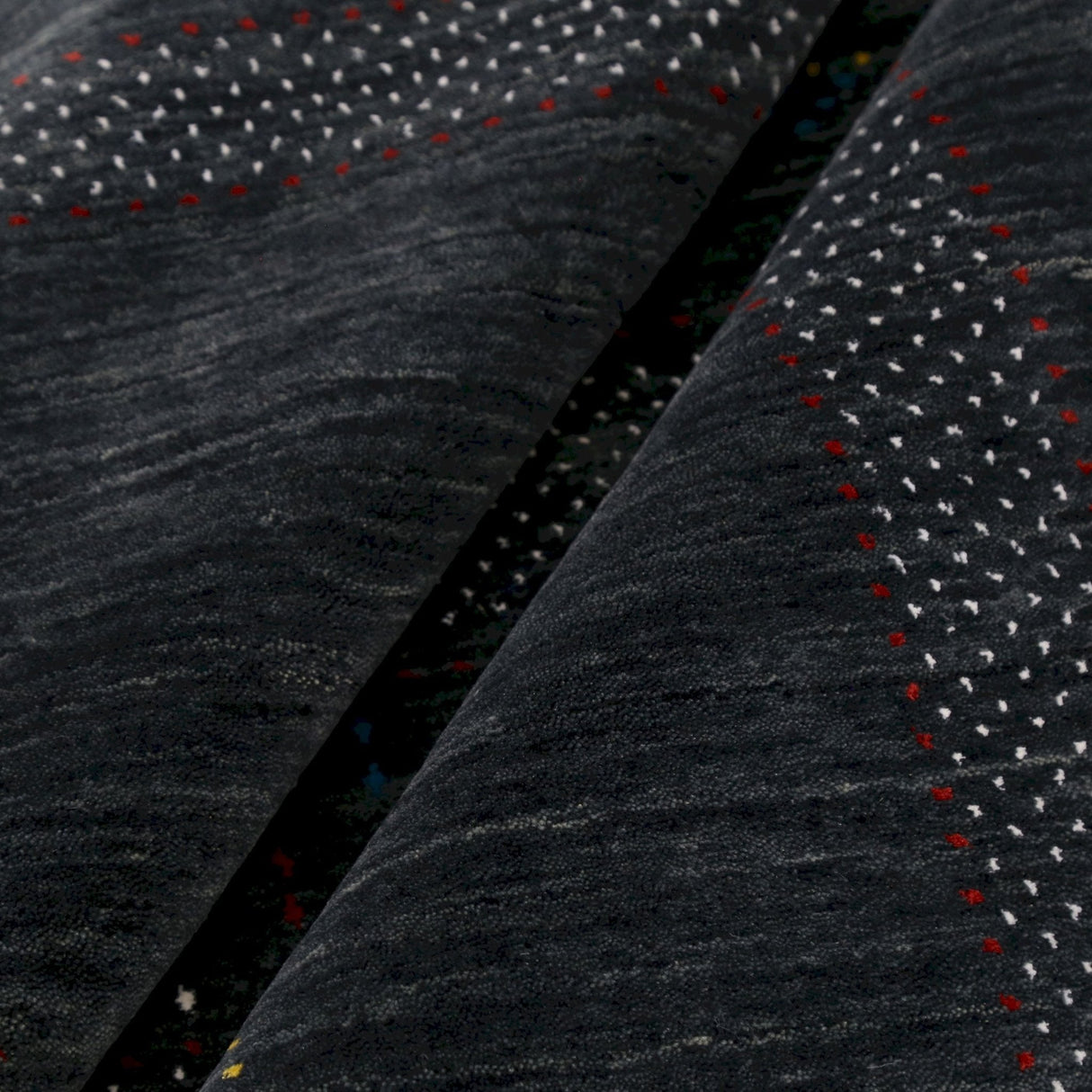Charcoal Center Pattern Hand Loomed Wool Area Rug