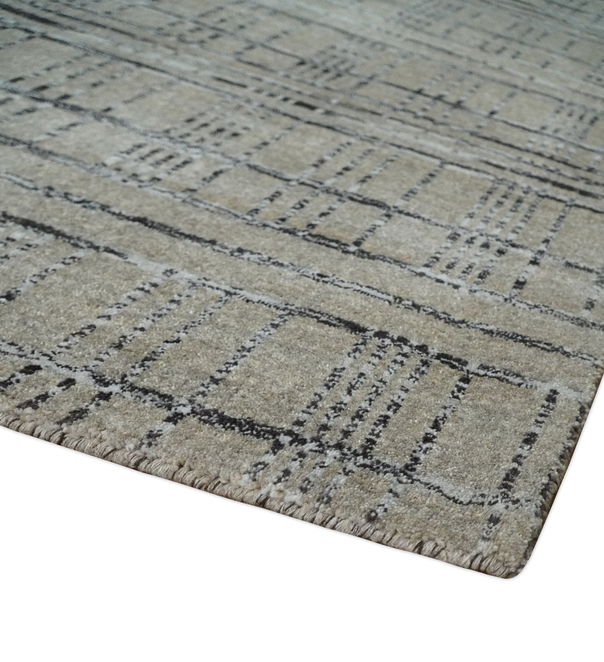 Checkered 8x10 Hand Made Black and Beige Blended Wool Area Rug