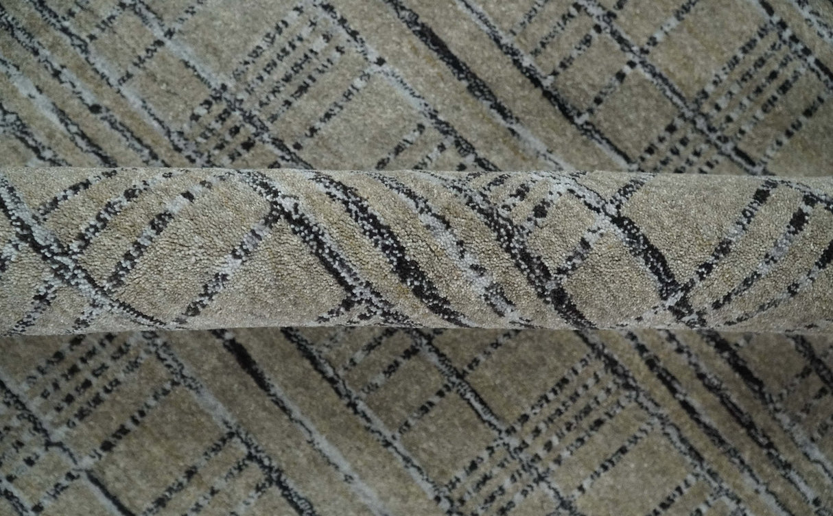 Checkered 8x10 Hand Made Black and Beige Blended Wool Area Rug