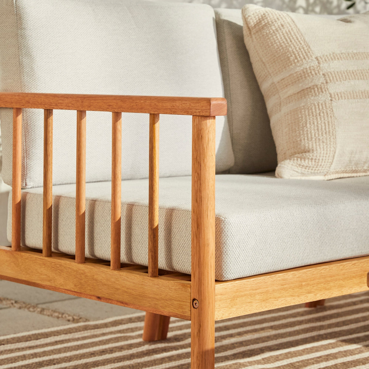 Circa Modern 6-Piece Spindle Solid Wood Outdoor Sectional and Coffee Table-Outdoor-Parc Decor