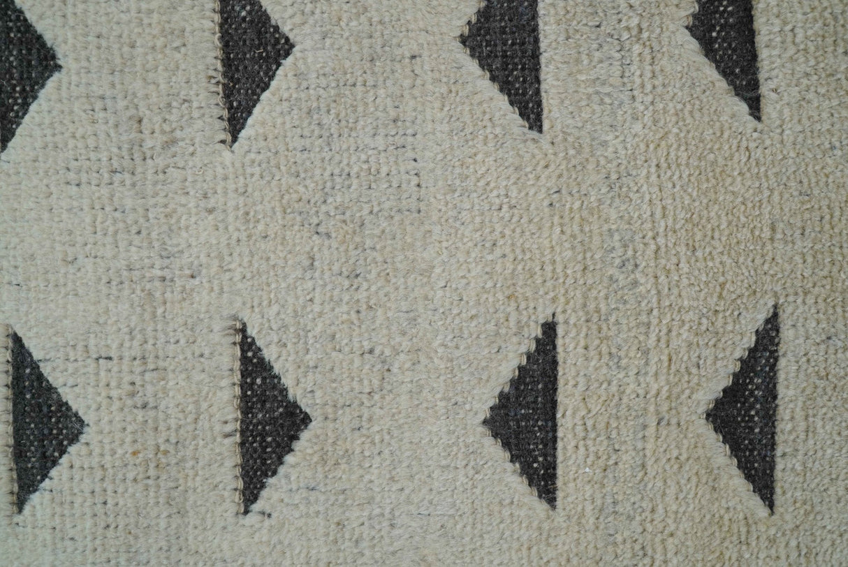 Custom Made Contemporary Design Black And Beige Hand knotted wool Area Rug
