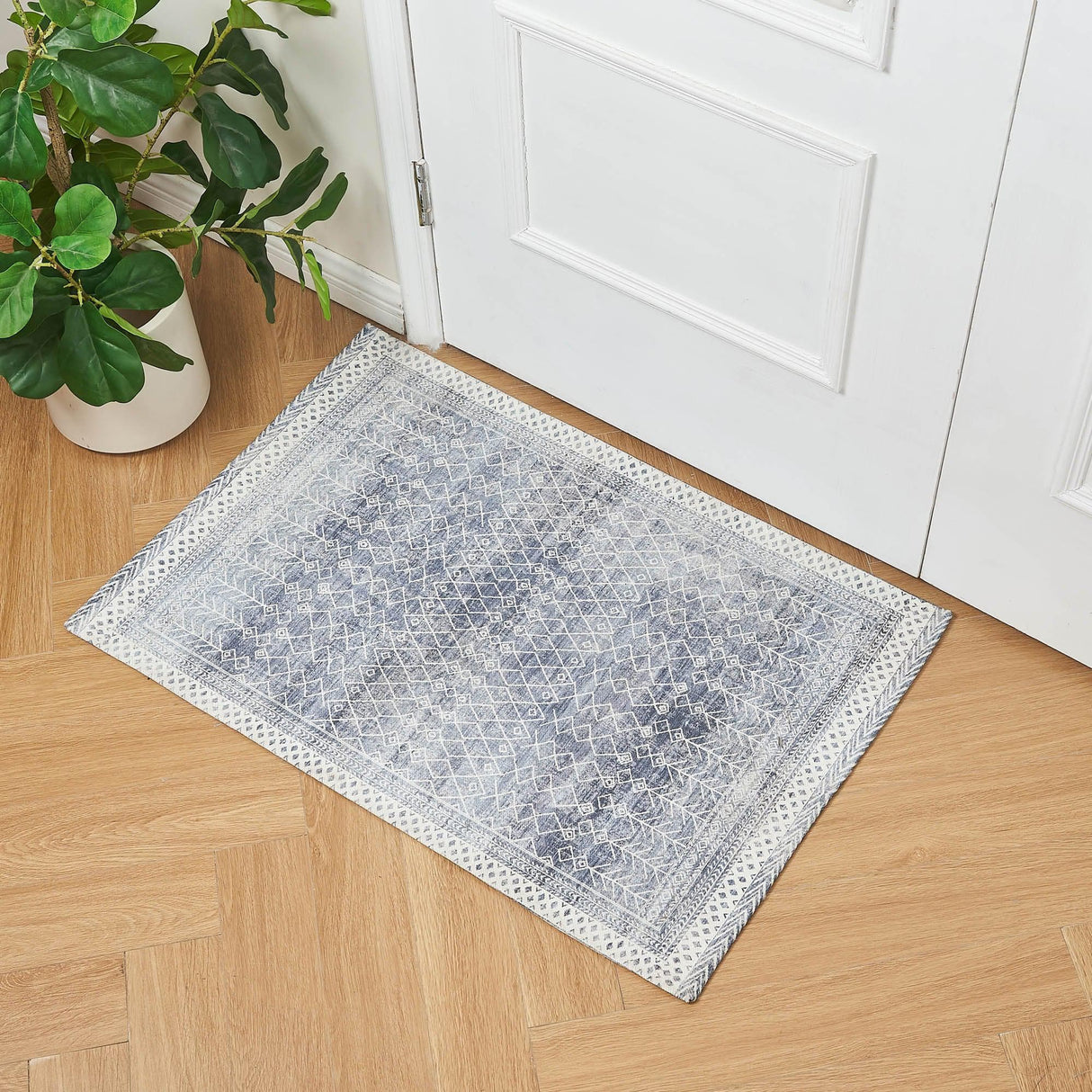 Distressed Moroccan Machine Washable Accent Rug 2' x 3' - Neve Collection-Rugs-Parc Decor
