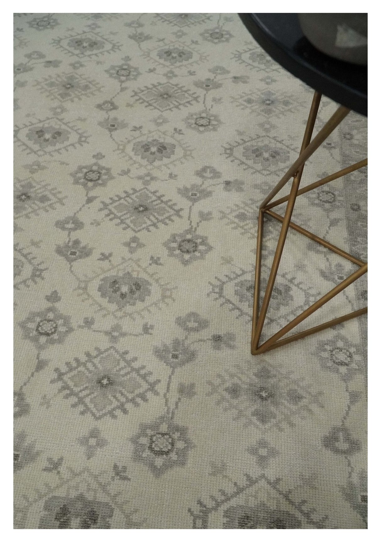 Earthy Contemporary 8x10 Traditional Ivory and Gray Antique Style Hand knotted Wool Area Rug