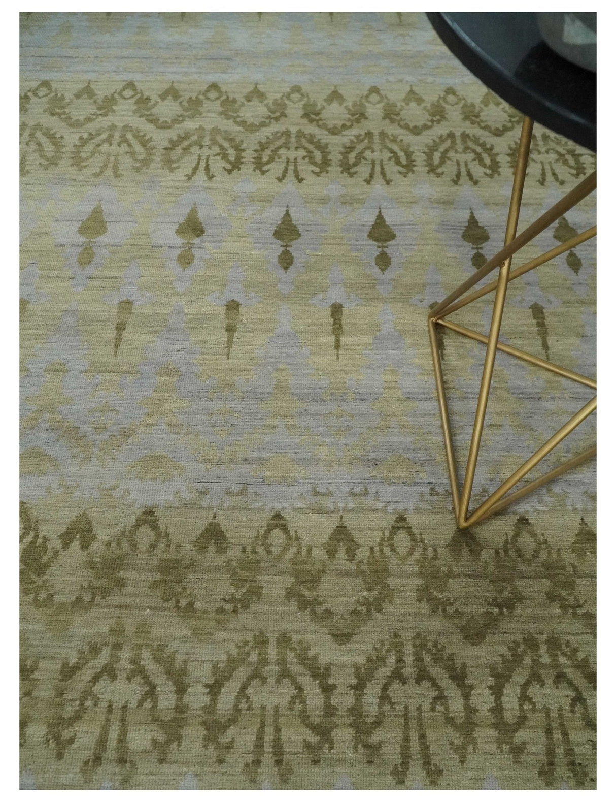 Fine Green 8x10 Hand Knotted Beige, Olive and Silver Traditional Wool Rug