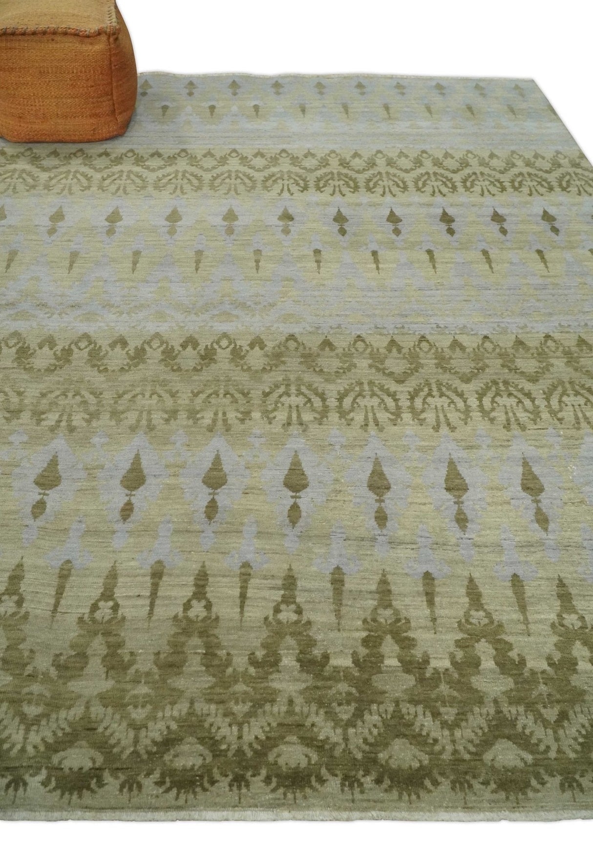Fine Green 8x10 Hand Knotted Beige, Olive and Silver Traditional Wool Rug