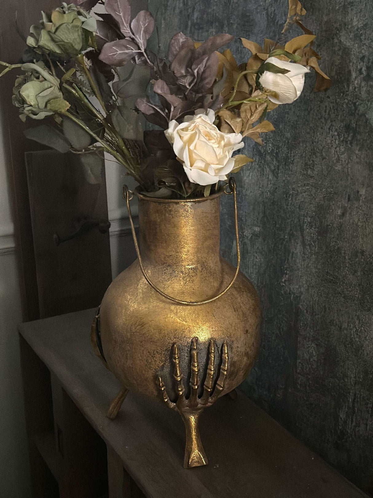 Gothic Skeleton Hands Iron Vase-Vase-Parc Decor