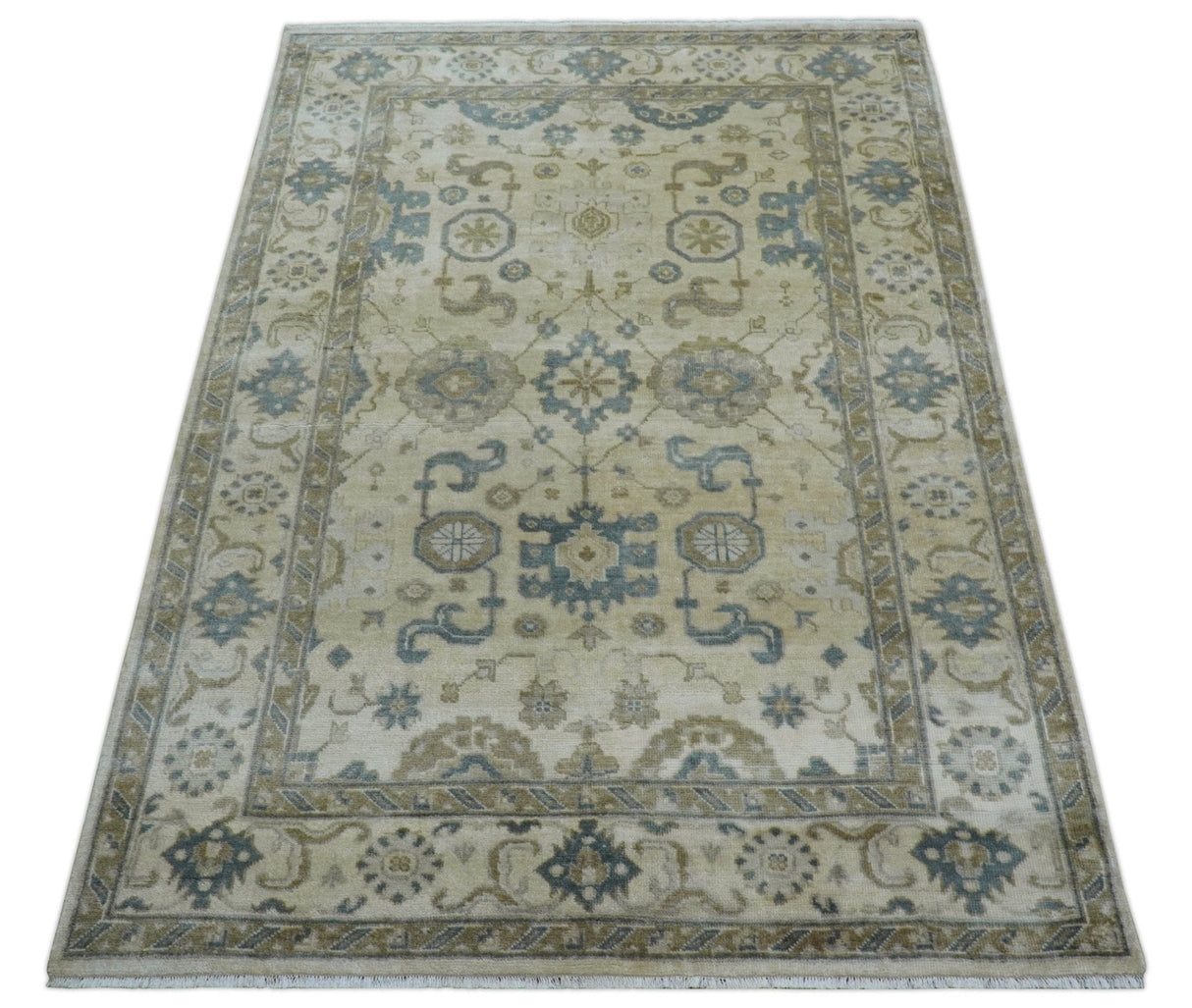 Hand Knotted Traditional Oushak Design Ivory And Gray 6x9 Wool Rug