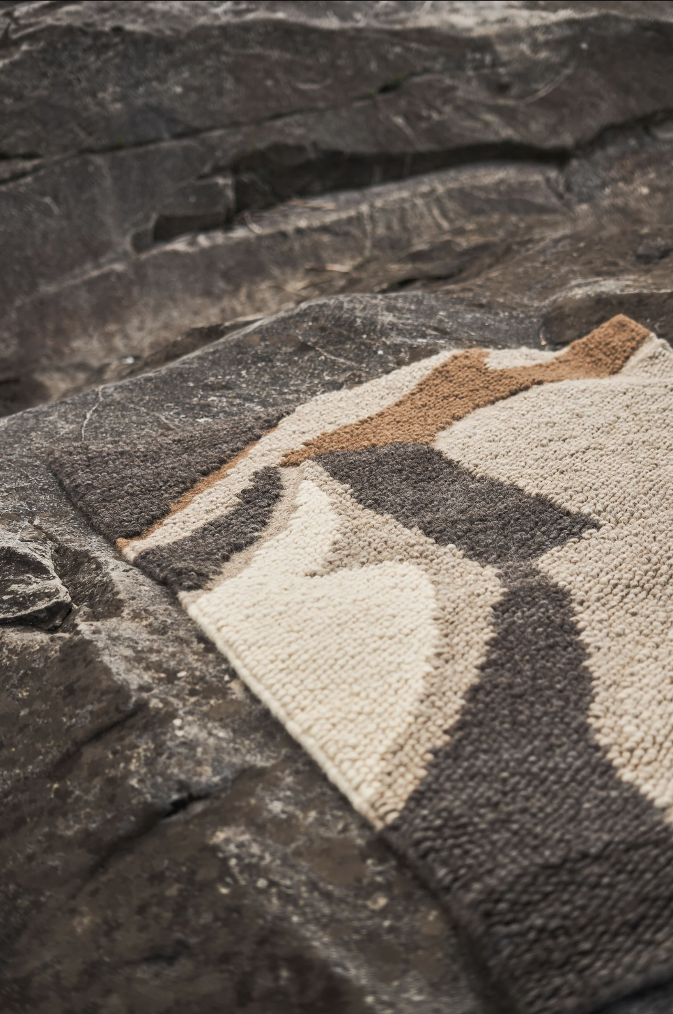 Hand Woven Area Rug "Stone"