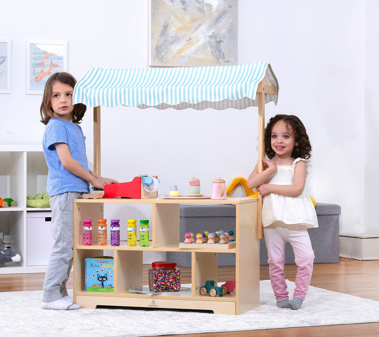 Holly Wooden Market Stand – Kids’ Pretend Play Shop & Display Shelf-Indoor-Parc Decor