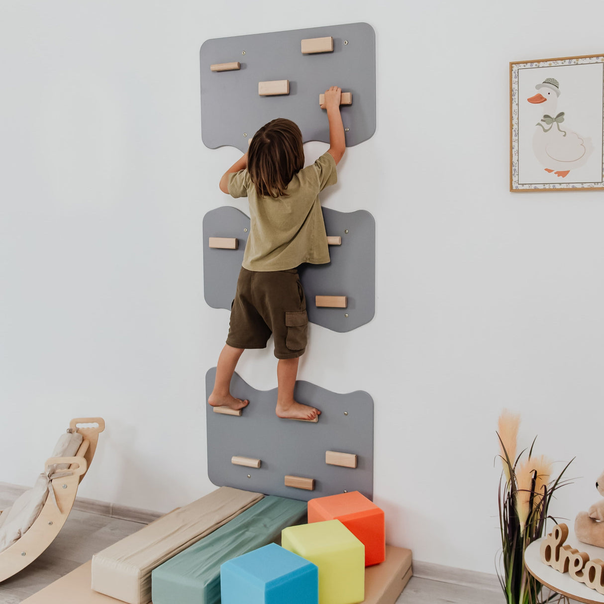 Indoor Rock Wall with Cloud-Shaped Panels & Wooden Climbing Holds for Kids 3-10-Climbing Set-Parc Decor