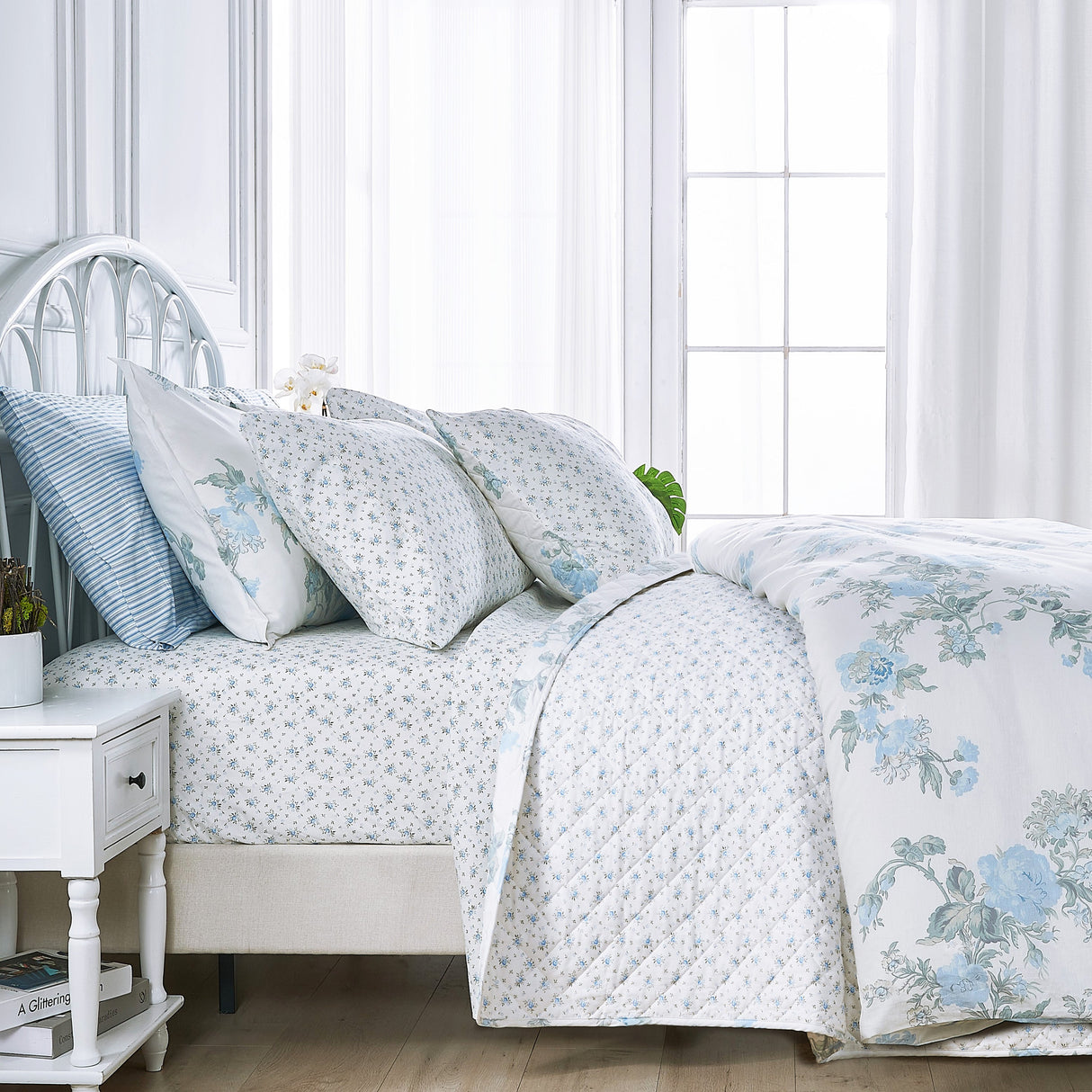 Jardin De Rose Printed Cotton Percale Duvet Set-Duvets-Parc Decor