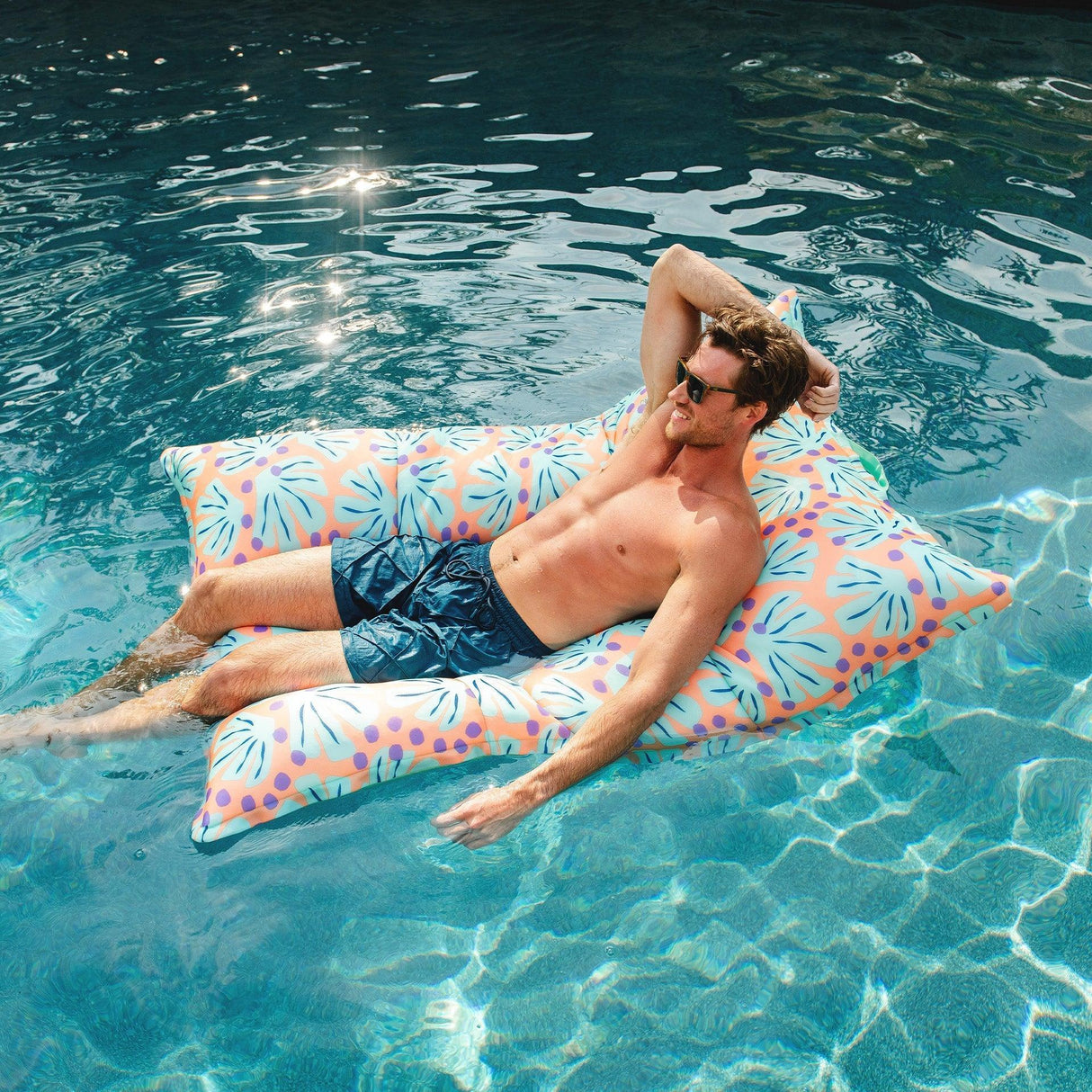 Lagoon Lounger