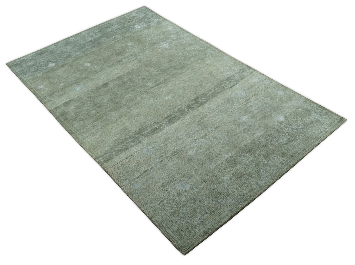 Light Green and Silver Traditional Large design 5x8 Hand Knotted wool and Art Silk Area Rug