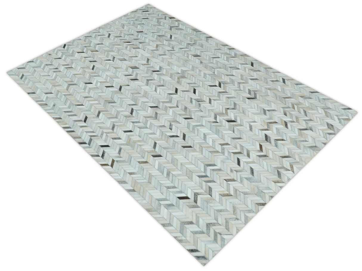 Modern Chevron Design Ivory and Silver Handmade Area Rug