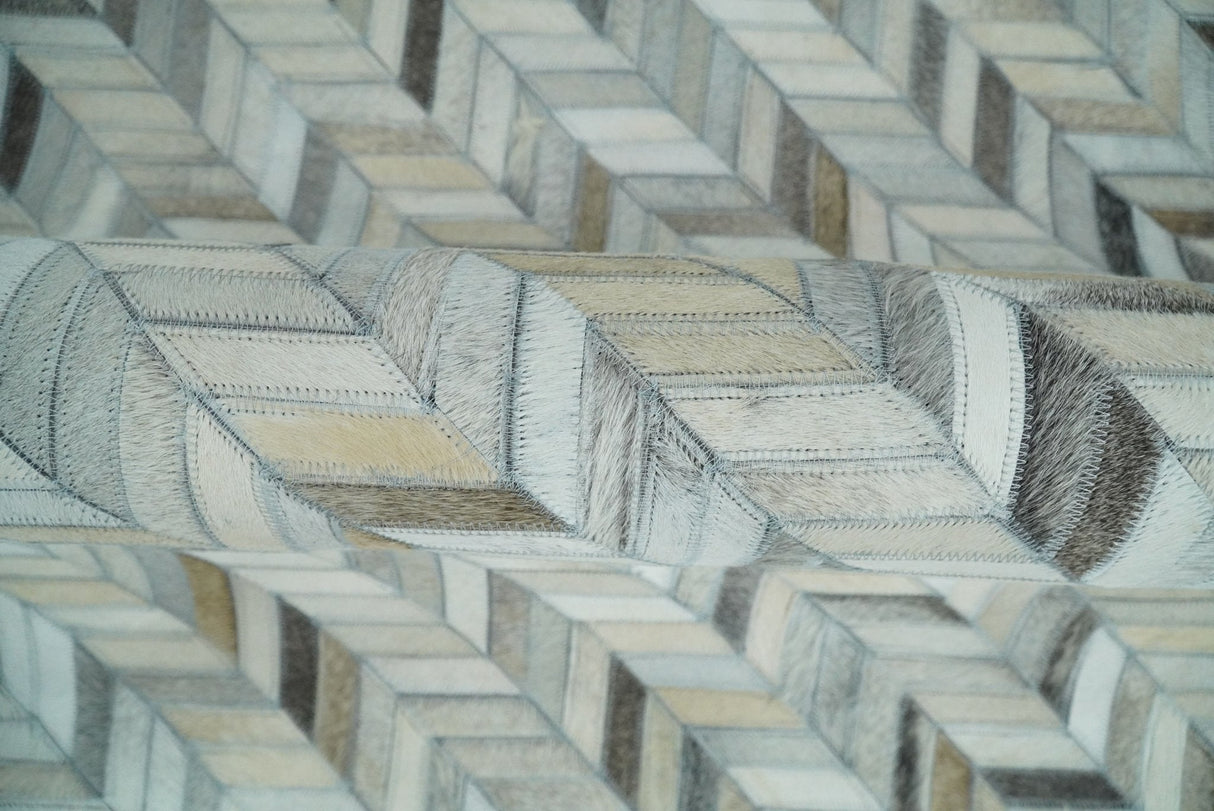 Modern Chevron Design Ivory and Silver Handmade Area Rug