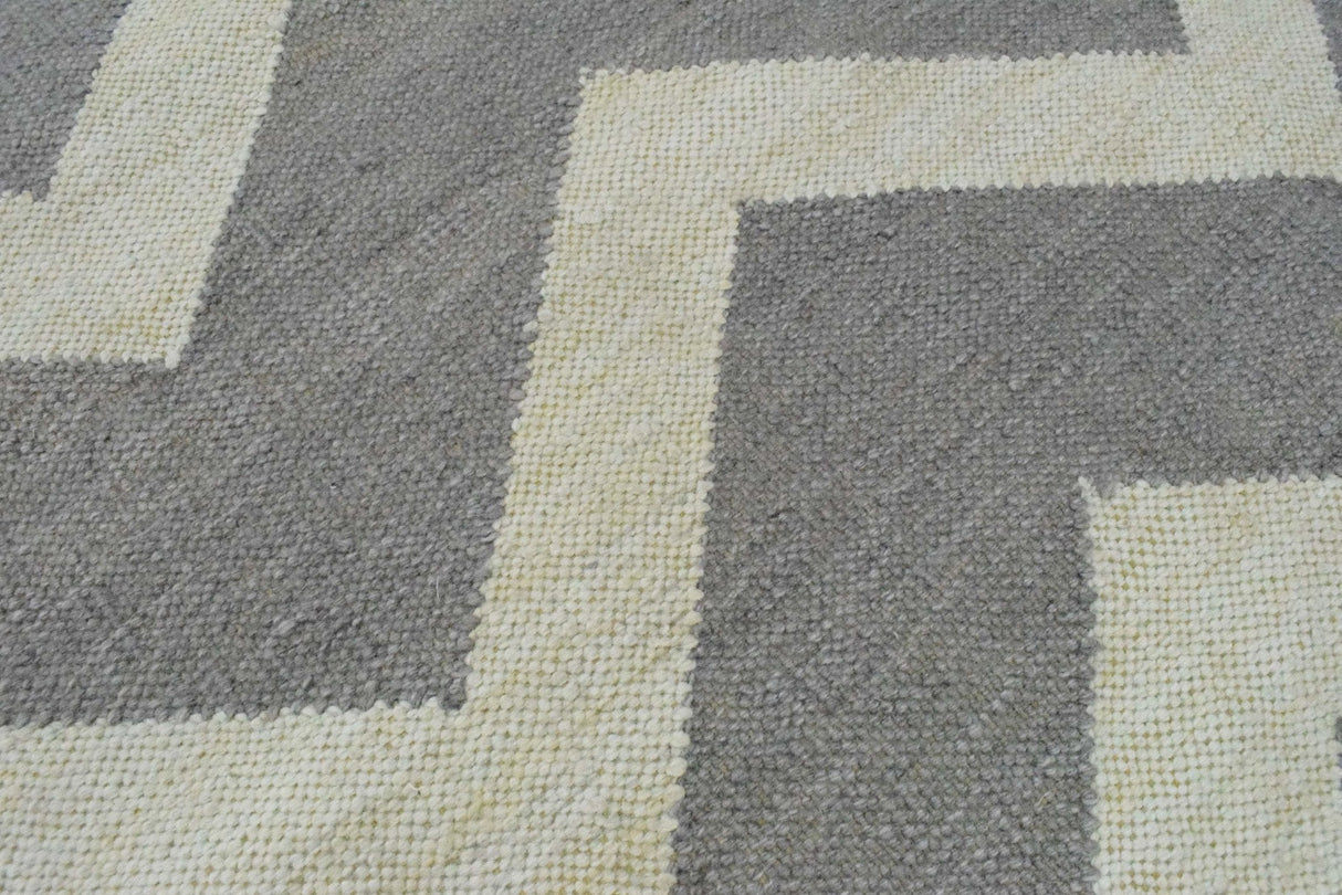 Modern Chevron Gray and Beige Dhurrie Wool Polyester 5x8 Rug