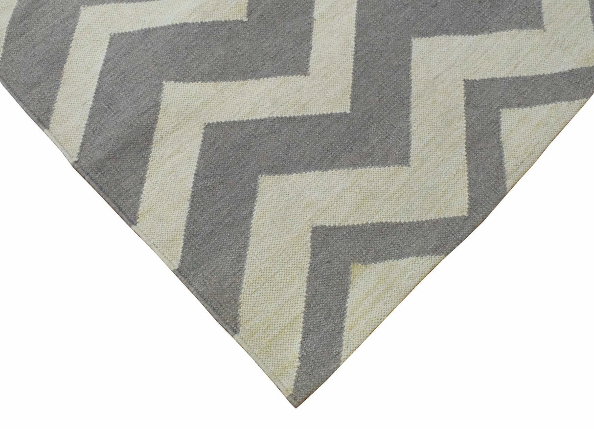 Modern Chevron Gray and Beige Dhurrie Wool Polyester 5x8 Rug