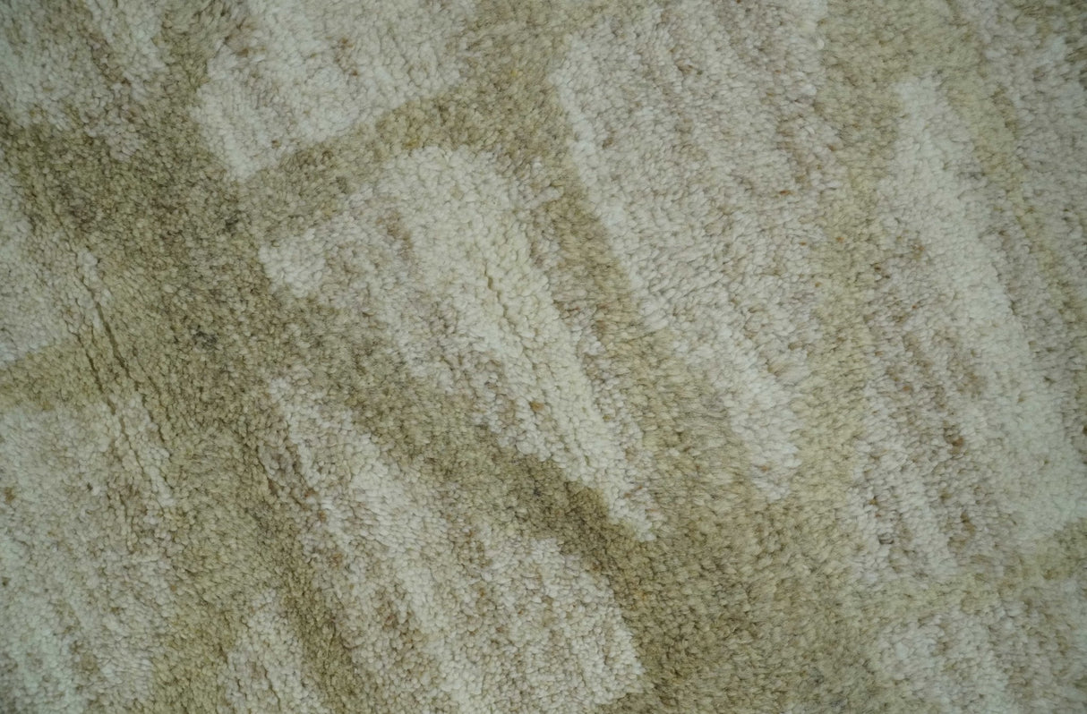 Modern Geometrical 5.3x7.8 Ivory and Beige Hand Knotted wool area rug