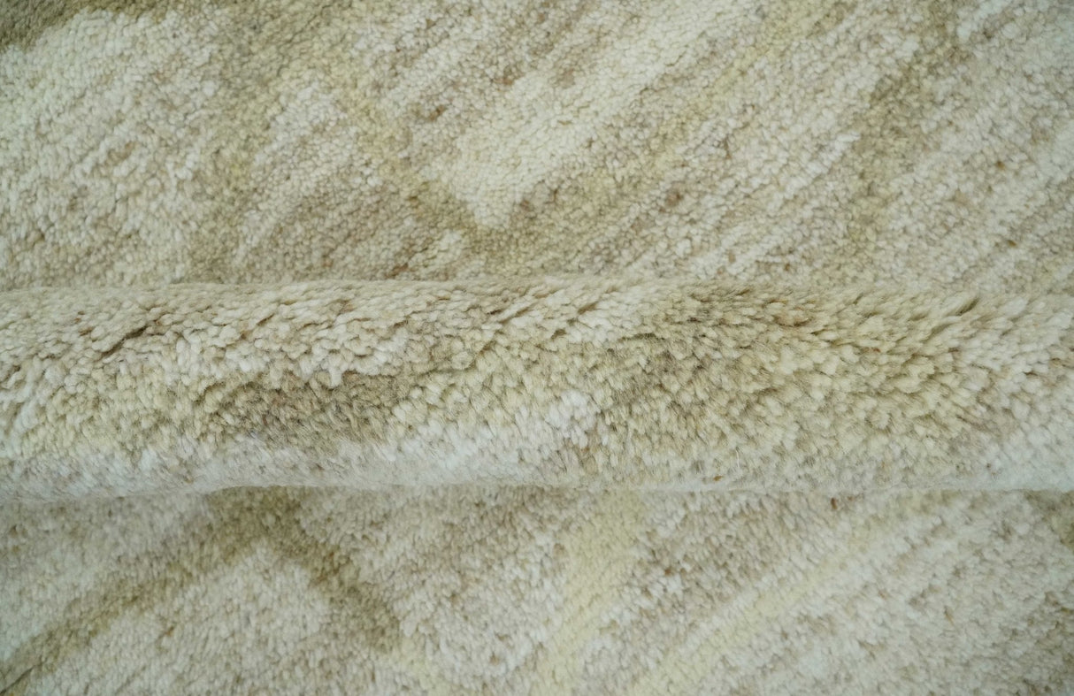 Modern Geometrical 5.3x7.8 Ivory and Beige Hand Knotted wool area rug