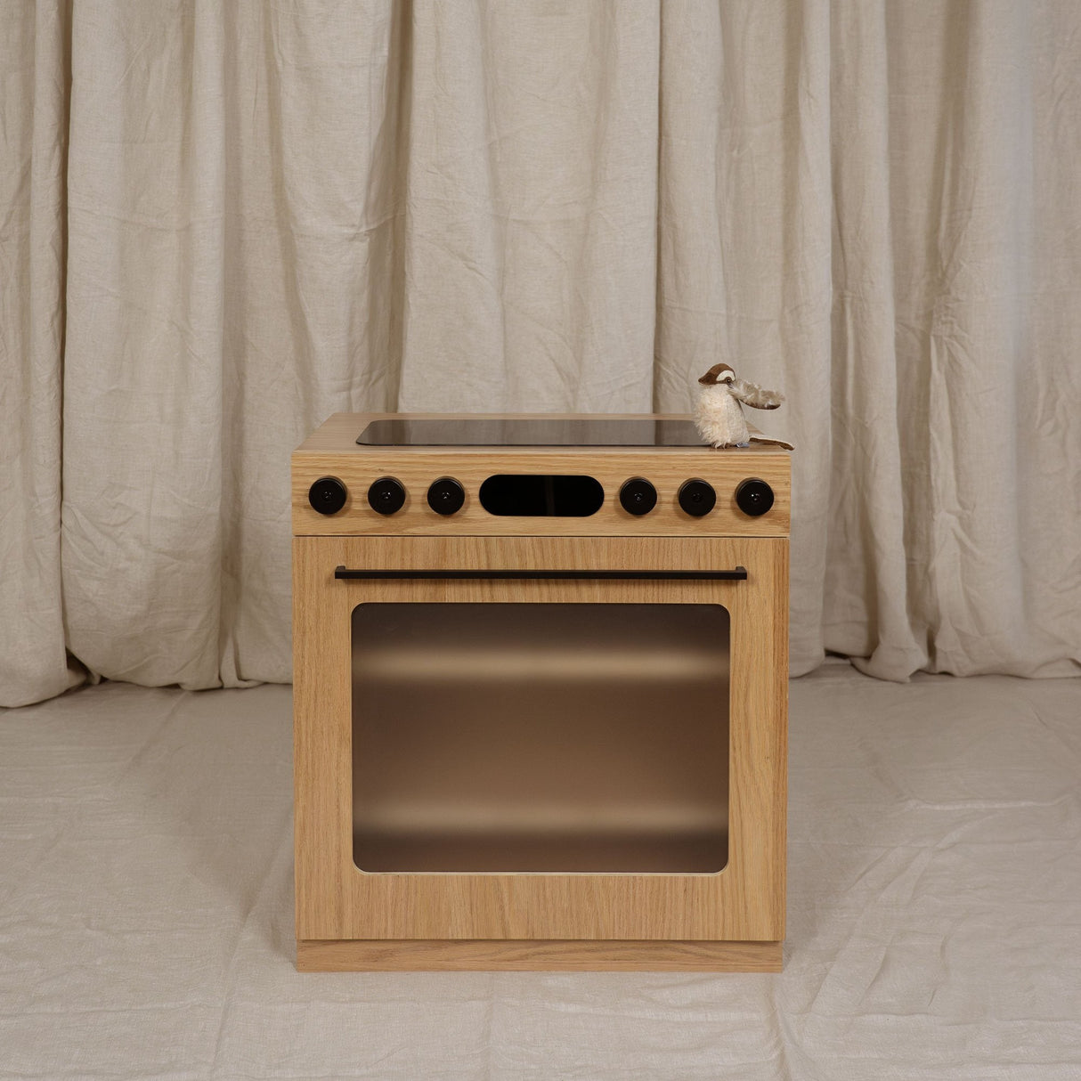 Oak Fluted Play Oven ā Montessori Wooden Toy Kitchen
