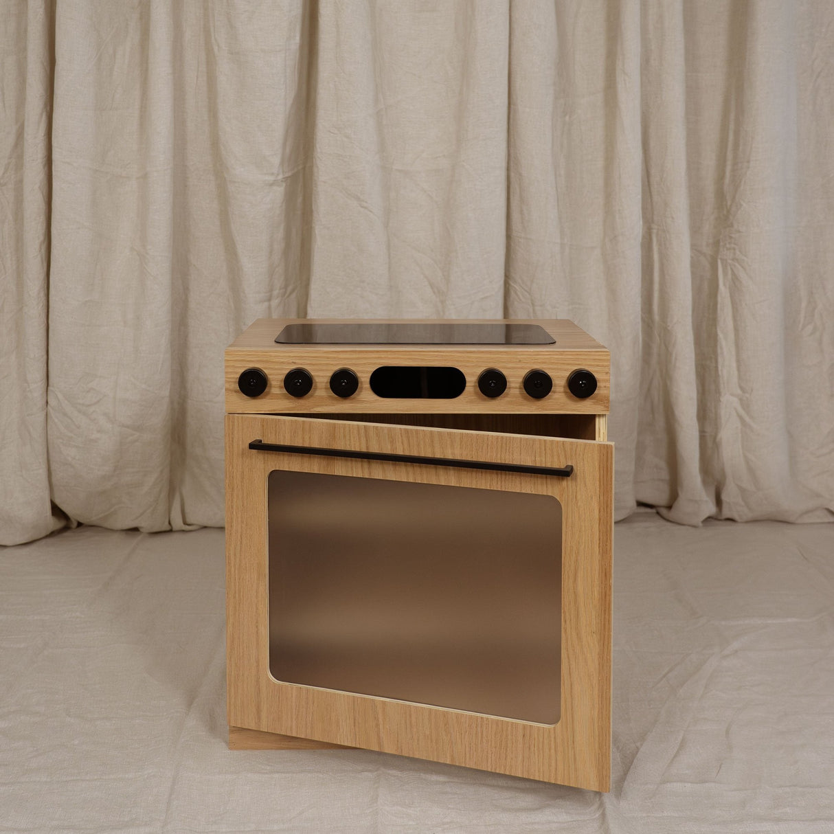 Oak Fluted Play Oven ā Montessori Wooden Toy Kitchen