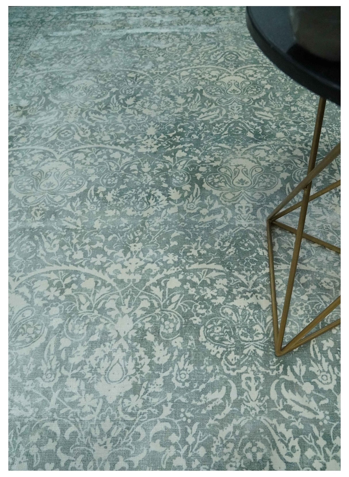 Premium look Floral Ivory and Green 5.6x8 Handloom Viscose Area Rug