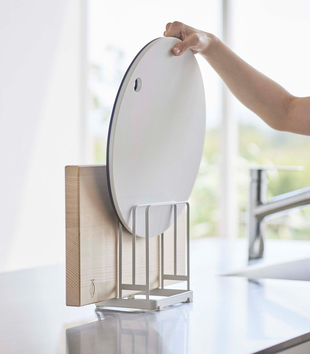 Round Cutting Board Stand - Steel-Cutting Board Stand-Parc Decor