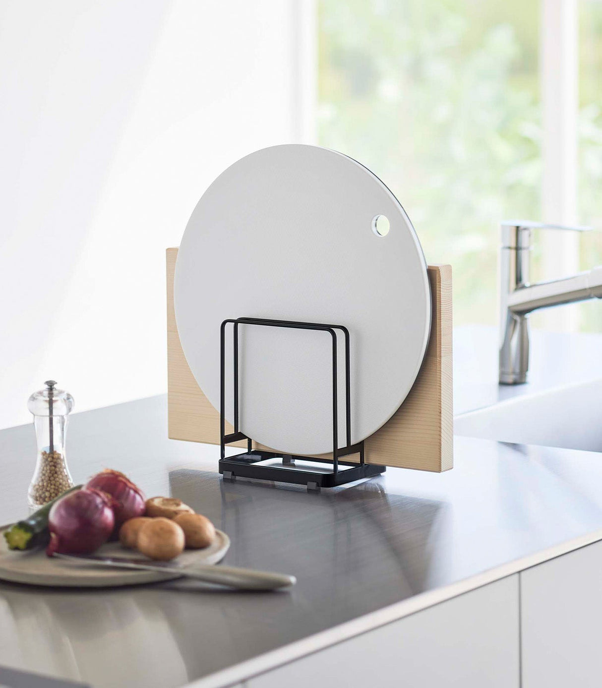 Round Cutting Board Stand - Steel-Cutting Board Stand-Parc Decor