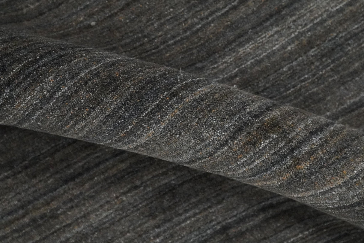 Solid Shaded Charcoal 5x7 Blended Wool Hand Woven Area Rug